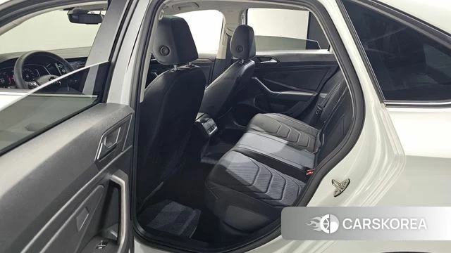 Volkswagen 7th Generation of Jetta 2021 Белый из Кореи, фото 2