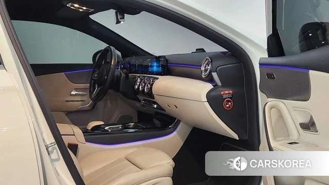 Mercedes-Benz A-Class W177 2022 Белый из Кореи, фото 2