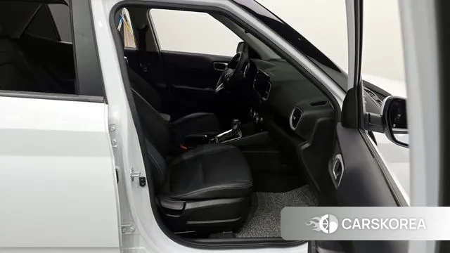 Hyundai Venue 2022 Белый из Кореи, фото 2