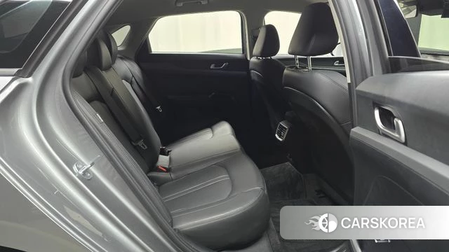 Kia K5 3rd generation 2023 Серебристо-серый из Кореи, фото 2
