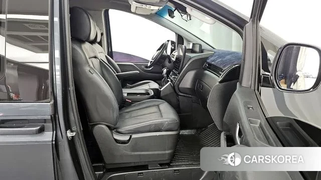 Hyundai Staria 2023 Серый из Кореи, фото 2