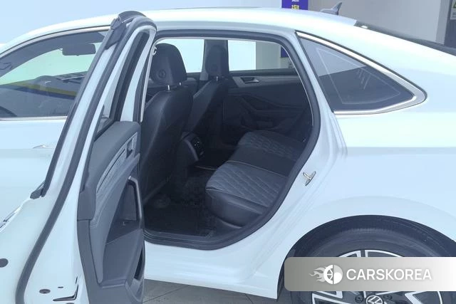 Volkswagen Sagitar 2024 Белый из Китая, фото 2