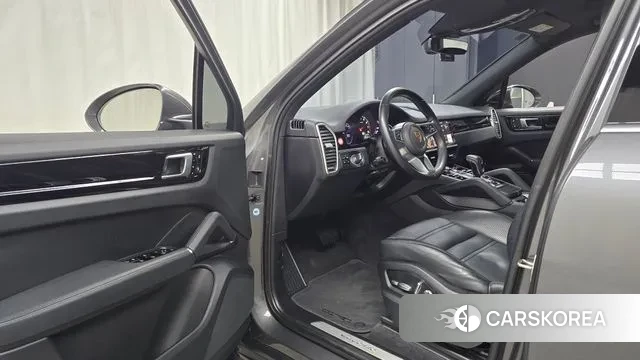 Porsche Cayenne (PO536) 2021 Серый из Кореи, фото 2