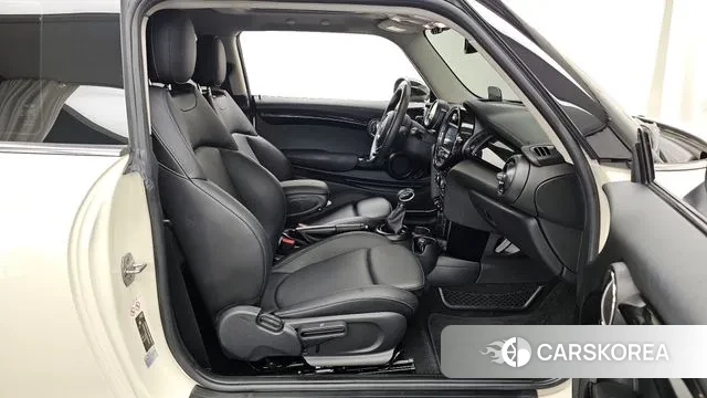 Mini Cooper 2018 Жемчужный цвет из Кореи, фото 2