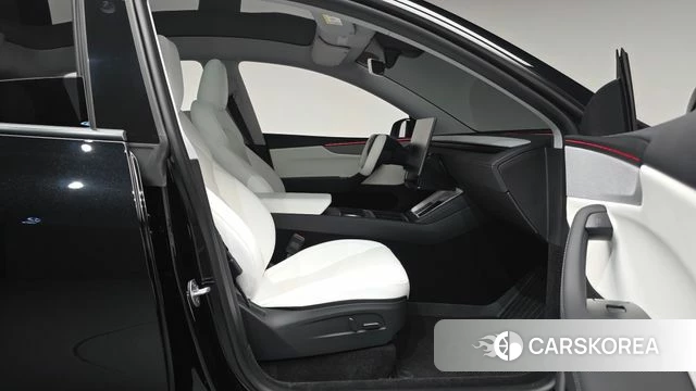 Tesla Model Y 2025 Черный из Кореи, фото 2