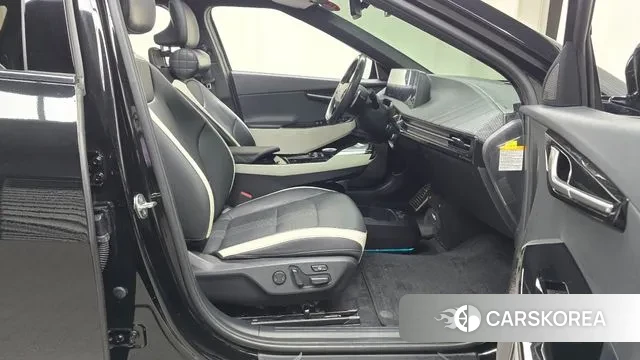 Kia EV6 2023 Черный из Кореи, фото 2