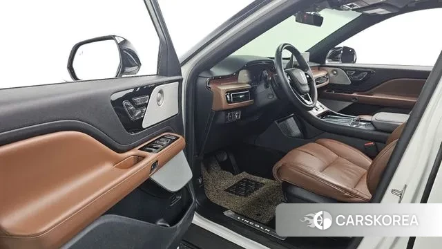 Lincoln Aviator 2nd generation 2021 Белый из Кореи, фото 2