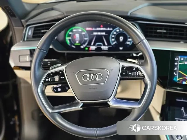 Audi e-Tron 2023 Черный из Кореи, фото 2