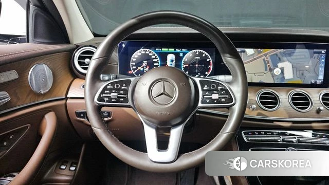 Mercedes-Benz E-Class W213 2019 Белый из Кореи, фото 2