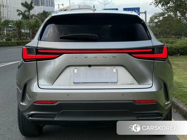 Lexus NX 2023 Серебристо-серый из Китая, фото 2