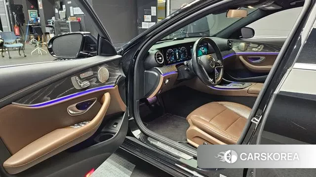 Mercedes-Benz E-Class W213 2022 Черный из Кореи, фото 2