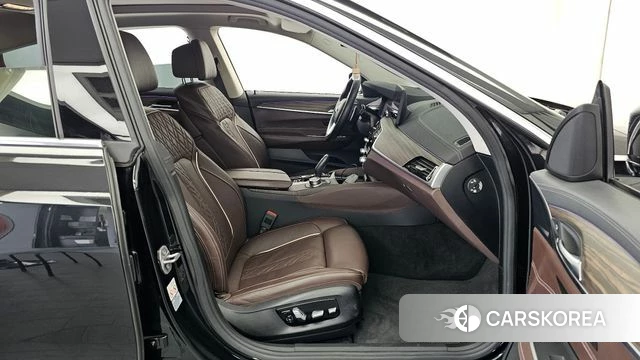 BMW 6 Series GT (G32) 2022 Черный из Кореи, фото 2