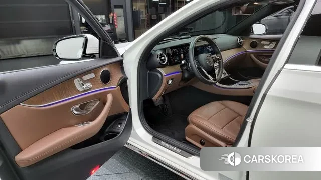 Mercedes-Benz E-Class W213 2022 Белый из Кореи, фото 2