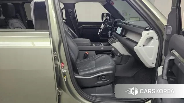 Land Rover Defender (L663) 2021 Зеленый из Кореи, фото 2