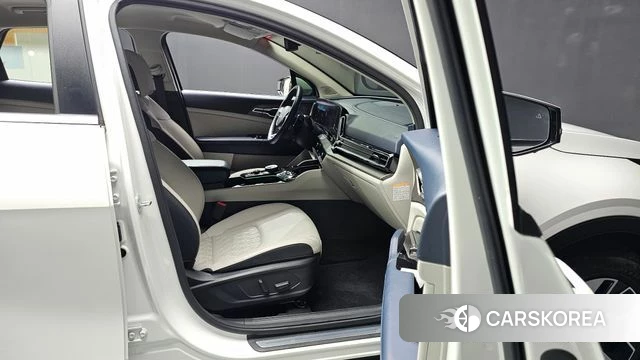 Kia Sportage 5th Generation Hybrid 2023 Белый из Кореи, фото 2