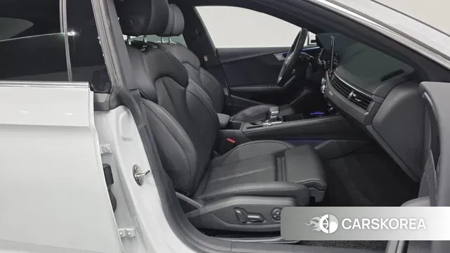 Audi A5 (F5) 2023 Белый из Кореи, фото 2