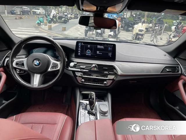BMW 5 series PHEV 2021 Черный из Китая, фото 2