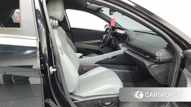 Hyundai The New Avante (CN7) 2024 Черный из Кореи, фото 2