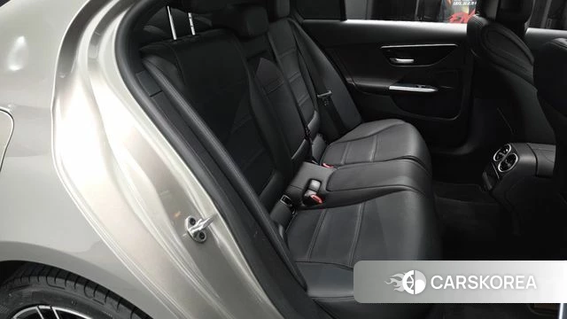 Mercedes-Benz C-Class W206 2022 Песочный из Кореи, фото 2