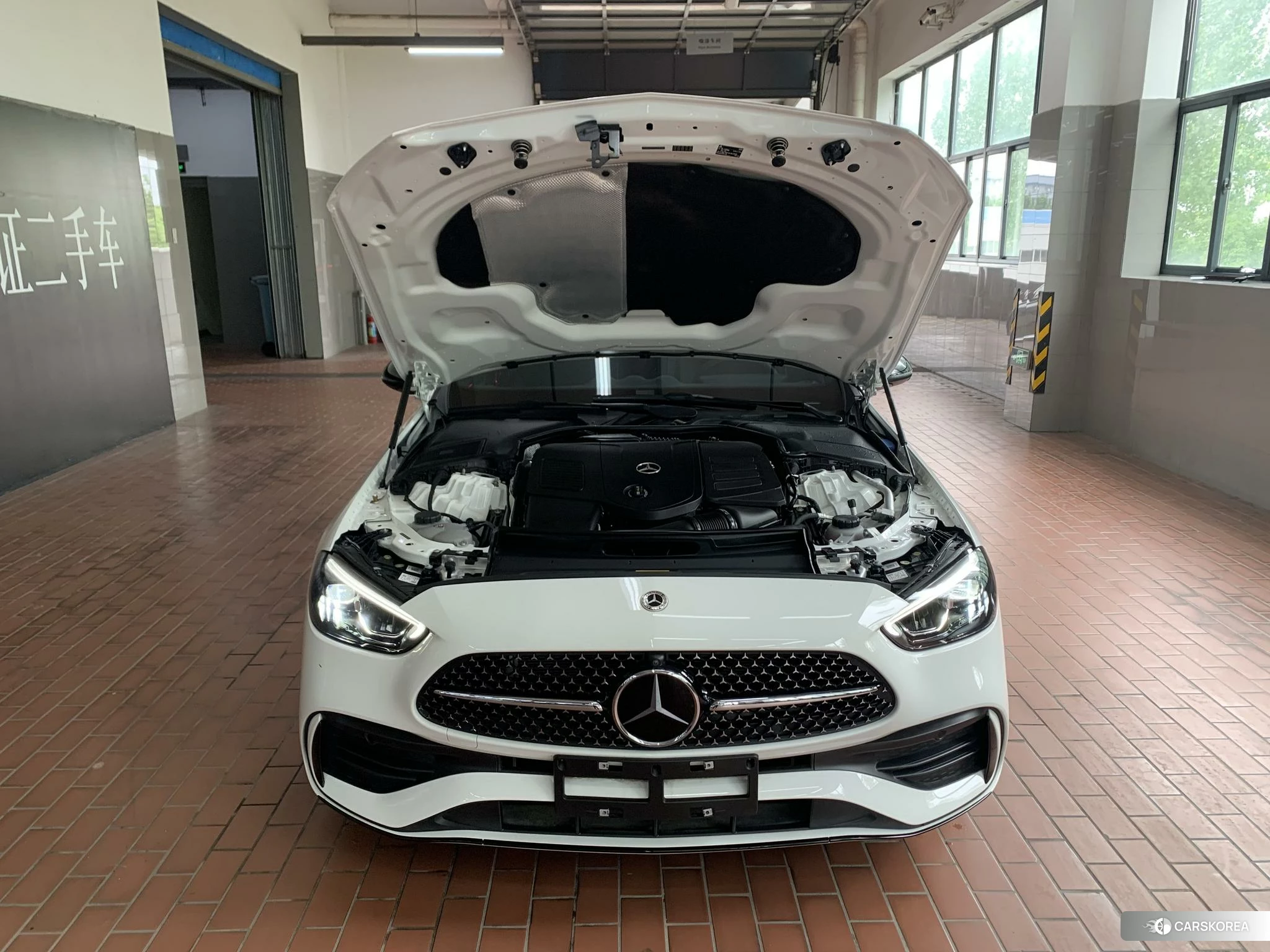 Mercedes-Benz Class C 2024 Белый из Китая, фото 2