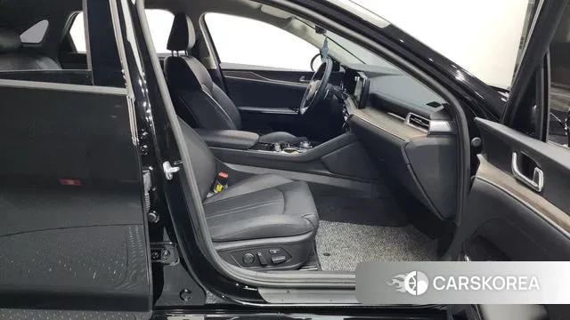 Kia K5 3rd generation 2023 Черный из Кореи, фото 2