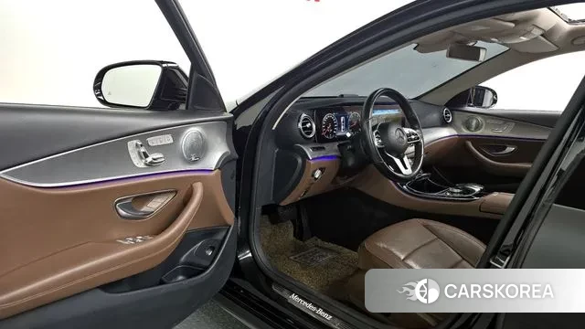 Mercedes-Benz E-Class W213 2019 Черный из Кореи, фото 2