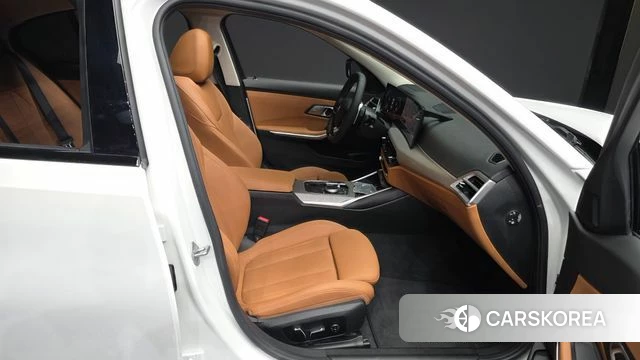 BMW 3 Series (G20) 2025 Белый из Кореи, фото 2