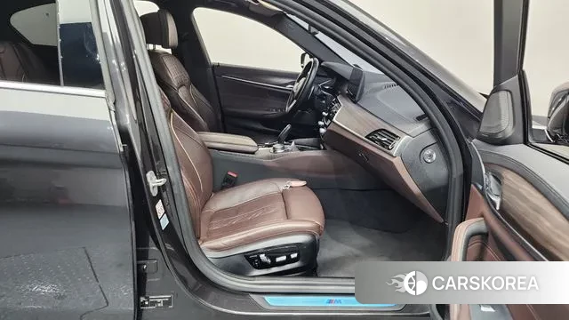 BMW 5 Series (G30) 2021 Серый из Кореи, фото 2