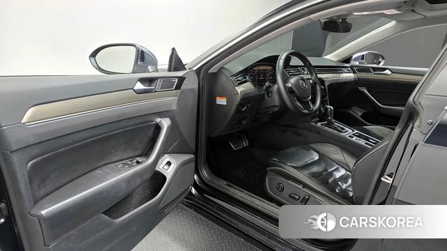 Volkswagen Arteon 2019 Черный из Кореи, фото 2