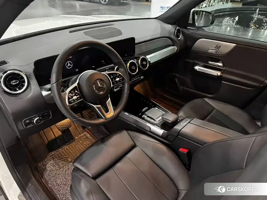 Mercedes-Benz GLB 2023 Белый из Китая, фото 2