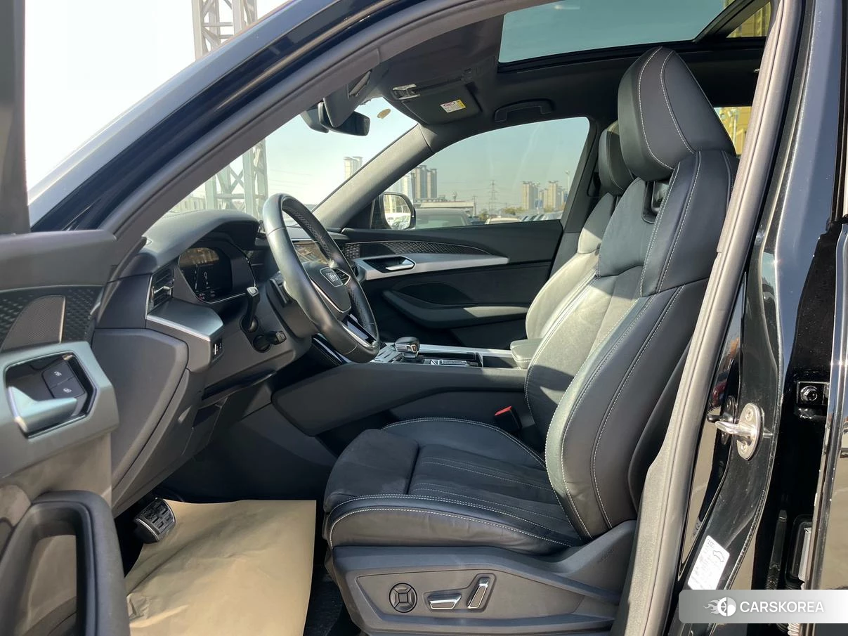Audi Q6 2022 Черный из Китая, фото 2