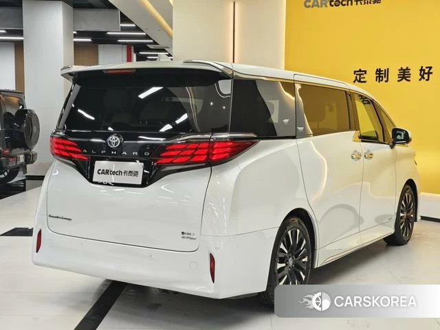 Toyota Elfa 2023 Белый из Китая, фото 2