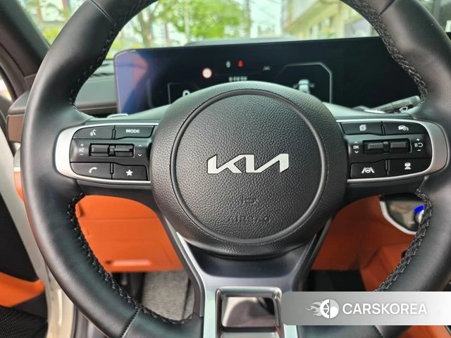 Kia The New K5 3rd generation 2025 Белый из Кореи, фото 2