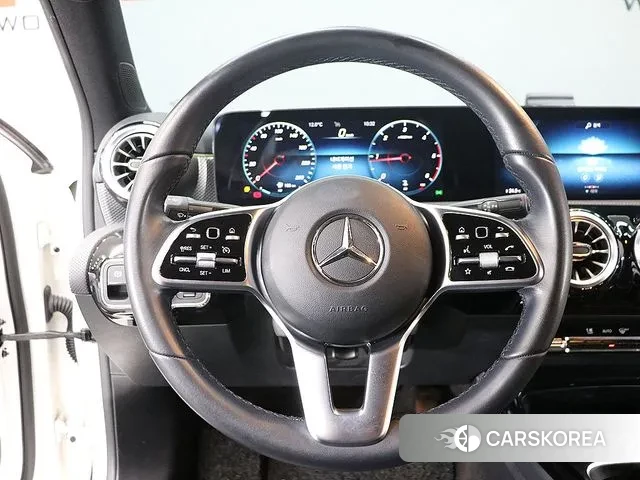 Mercedes-Benz A-Class W177 2022 Белый из Кореи, фото 2