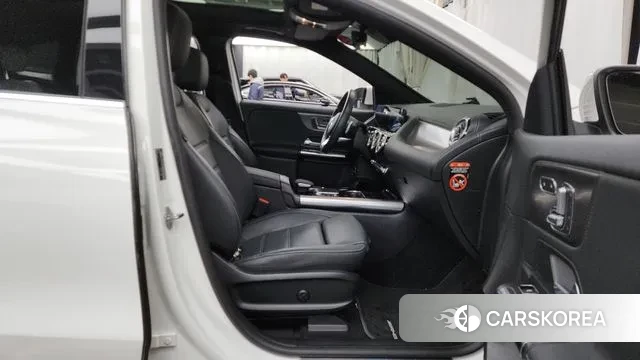 Mercedes-Benz EQA H243 2021 Белый из Кореи, фото 2