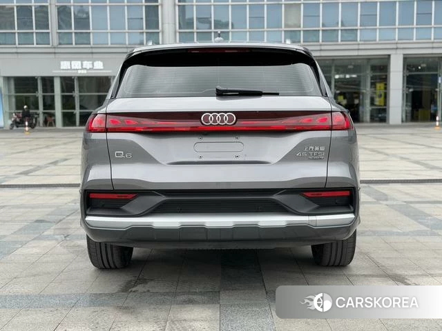 Audi Q6 2022 Темно-серый из Китая, фото 2