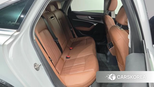 Audi A6 (C8) 2019 Белый из Кореи, фото 2
