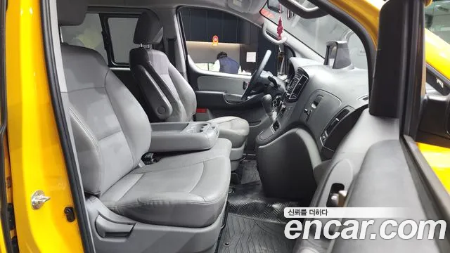 Hyundai The New Grand Starex 2018 Желтый из Кореи, фото 2