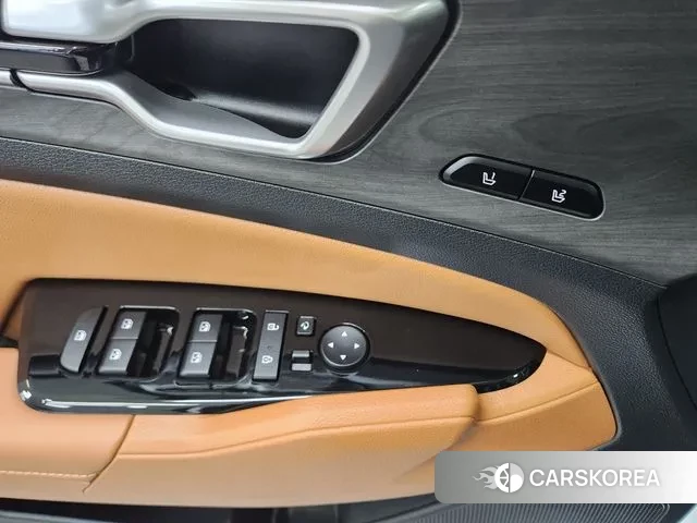 Kia Sportage 5th Generation Hybrid 2023 Белый из Кореи, фото 2