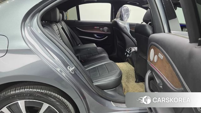 Mercedes-Benz E-Class W213 2021 Серый из Кореи, фото 2