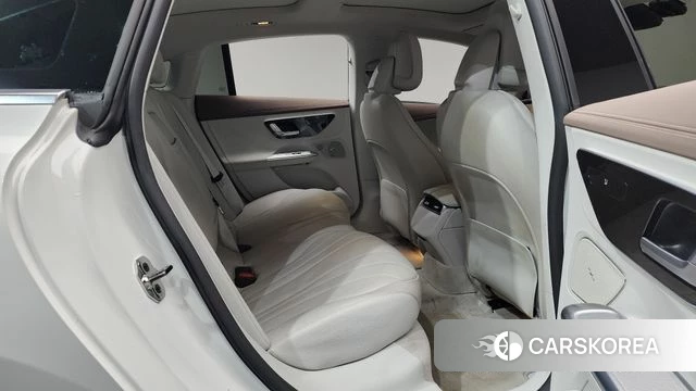Mercedes-Benz EQE V295 2024 Белый из Кореи, фото 2