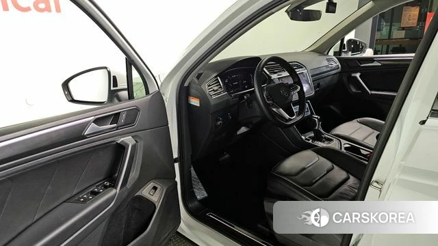 Volkswagen Tiguan second Generation 2022 Белый из Кореи, фото 2