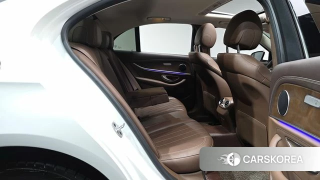 Mercedes-Benz E-Class W213 2019 Белый из Кореи, фото 2