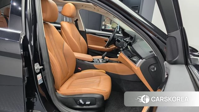 BMW 5 Series (G30) 2020 Черный из Кореи, фото 2
