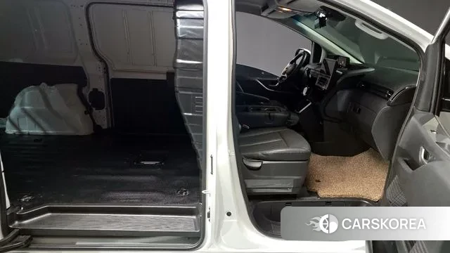 Hyundai Staria 2024 Белый из Кореи, фото 2