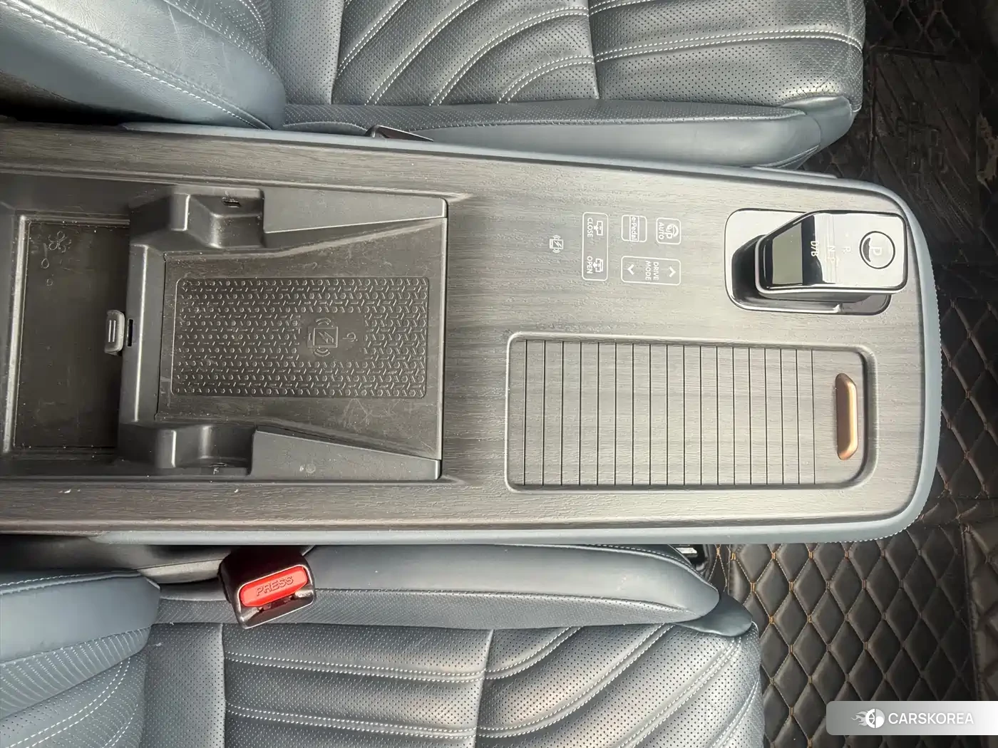 Nissan Ariya 2023 Silver/gray из Китая, фото 2