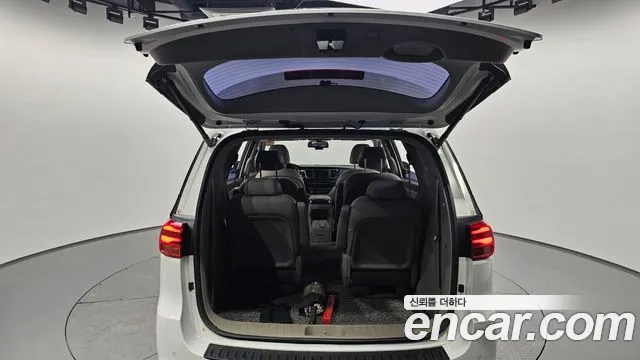 Kia The New Carnival 2018 Белый из Кореи, фото 2