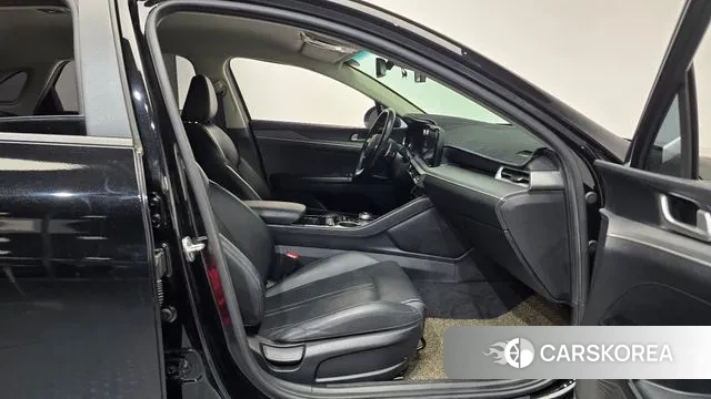 Kia K5 3rd generation 2021 Черный из Кореи, фото 2