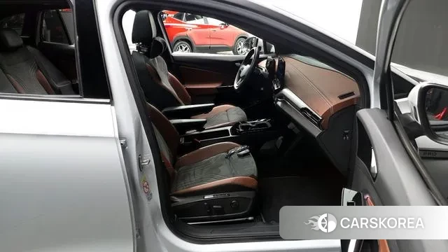 Volkswagen ID.4 2023 Белый из Кореи, фото 2