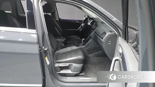 Volkswagen Tiguan second Generation 2022 Серый из Кореи, фото 2